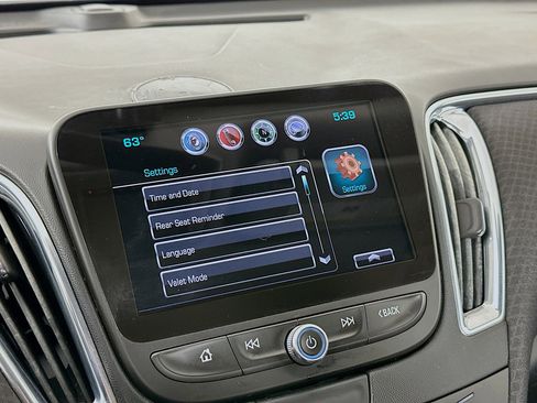 Used 2018 Chevrolet Malibu LT image 19