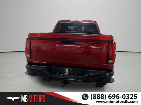 Used 2024 Chevrolet Colorado Z71 w/ Z71 Convenience Package 2 AWD/4WD image 5