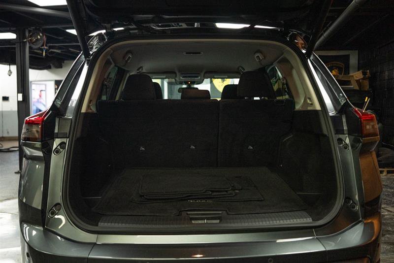 Used 2025 Nissan Rogue SV FWD image 7