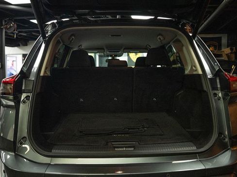 Used 2025 Nissan Rogue SV FWD image 7