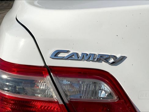 Used 2009 Toyota Camry LE FWD image 22