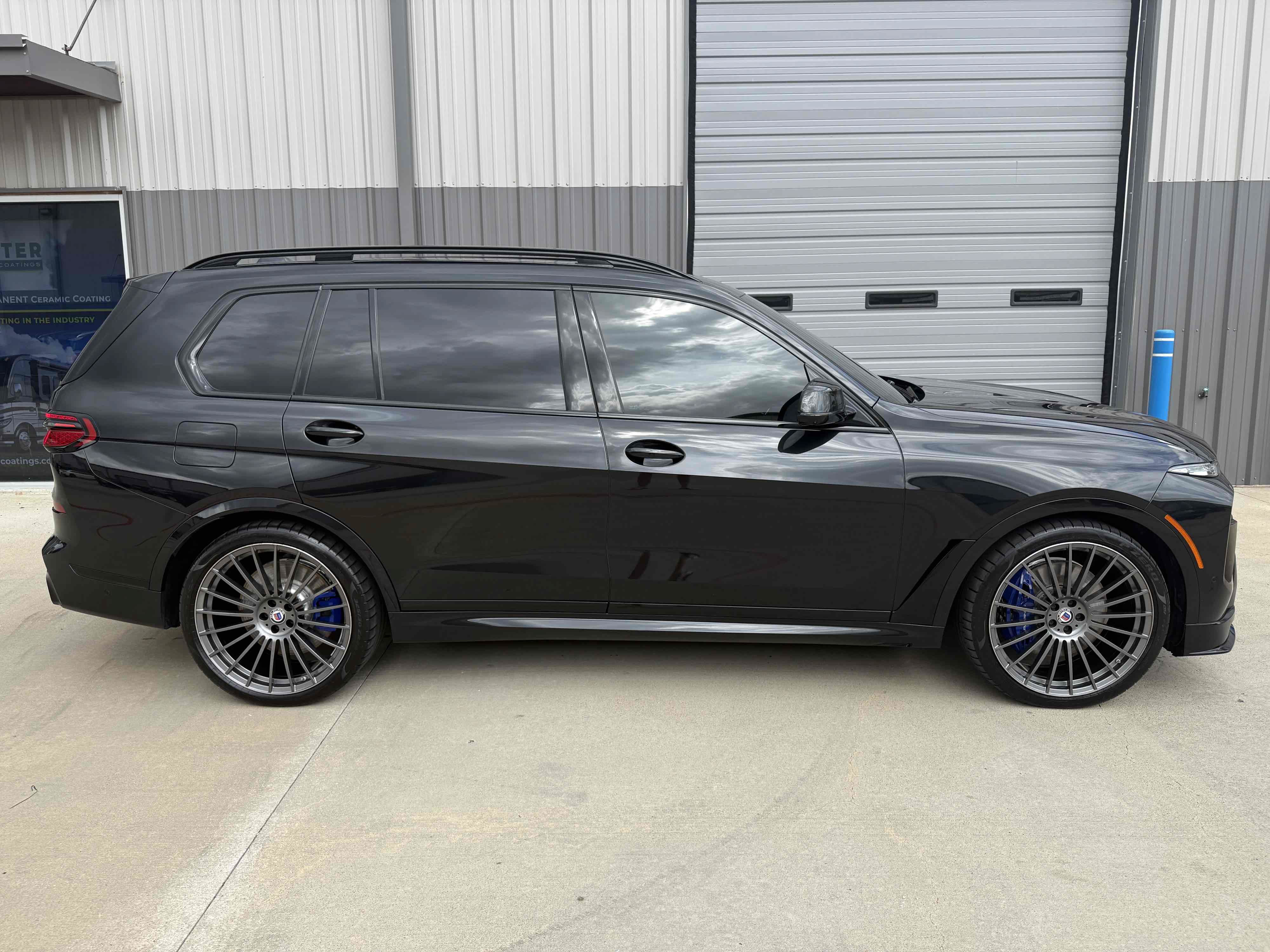 Used 2025 BMW ALPINA XB7 AWD/4WD image 41