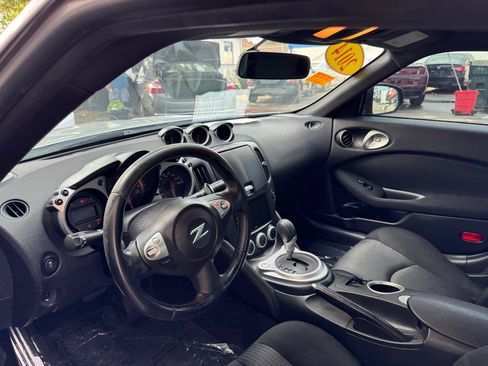Used 2014 Nissan 370Z Coupe w/ Sport Package RWD image 8