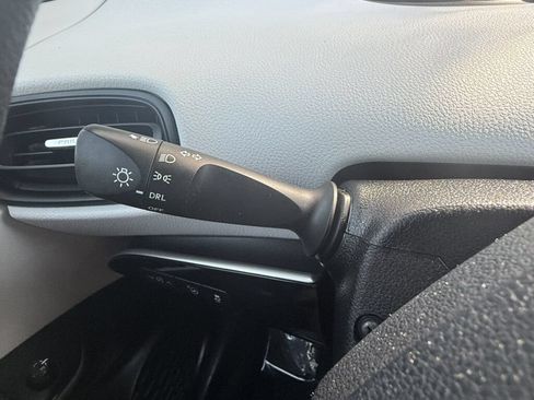 Used 2019 Toyota Prius LE FWD image 28