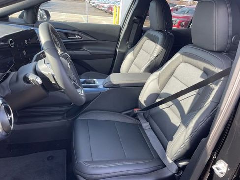 New 2026 Chevrolet Equinox EV LT image 11