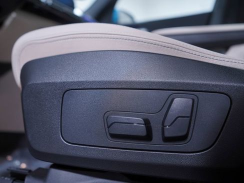 Used 2025 BMW X1 xDrive28i w/ Convenience Package AWD/4WD image 17