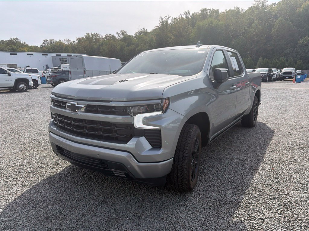 Used 2024 Chevrolet Silverado 1500 RST w/ Rally Edition AWD/4WD image 3