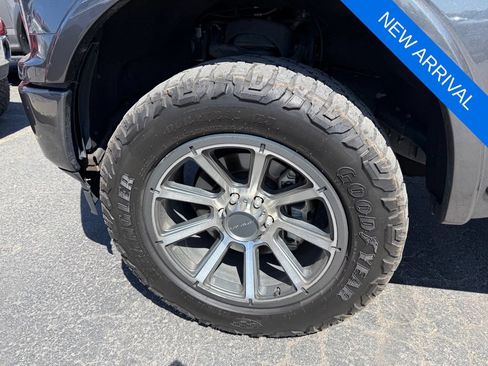 Used 2018 Ford F150 Platinum w/ Equipment Group 701A Luxury AWD/4WD image 9