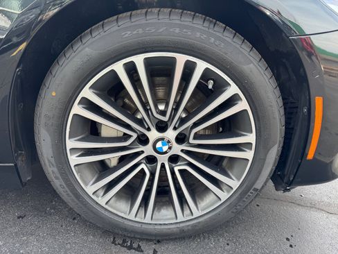 Used 2020 BMW 530i xDrive w/ Premium Package image 40