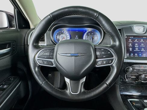 Used 2021 Chrysler 300 Touring L RWD image 19