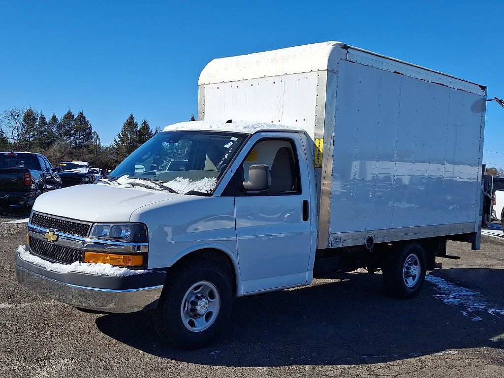 Used 2023 Chevrolet Express 3500 RWD image 6