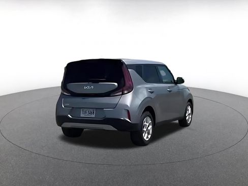 Used 2025 Kia Soul LX w/ LX Technology Package FWD image 10