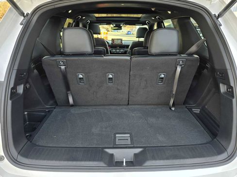 Used 2025 Honda Pilot TrailSport image 15