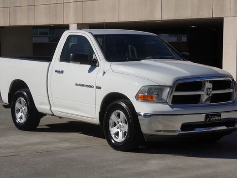 Used 2012 RAM 1500 Classic SLT w/ Luxury Group image 21