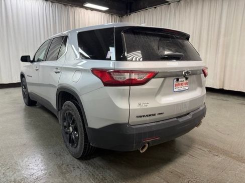 Used 2019 Chevrolet Traverse LS w/ LPO, Blackout Package AWD/4WD image 8