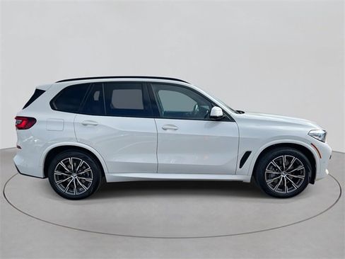 Used 2023 BMW X5 xDrive40i w/ M Sport Package image 6