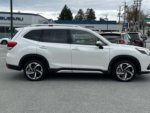 Used 2023 Subaru Forester Touring image 2