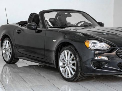 Used 2017 FIAT 124 Spider Classica RWD image 50