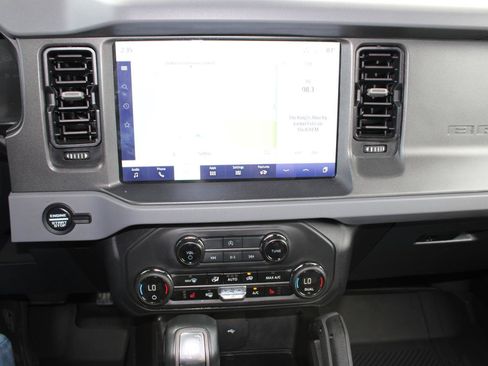 Used 2024 Ford Bronco Big Bend w/ Sasquatch Package AWD/4WD image 17