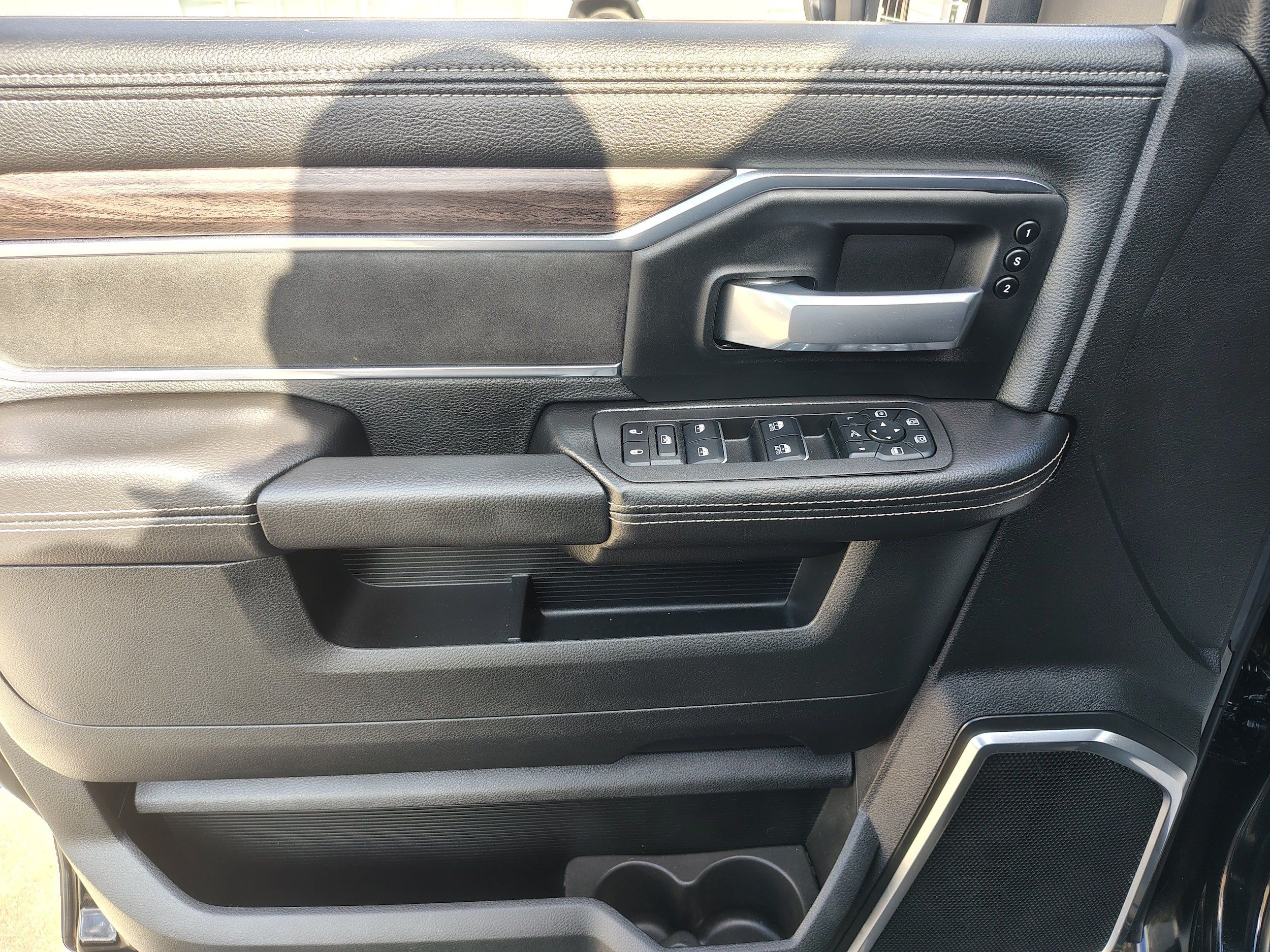 Used 2026 RAM 2500 Laramie AWD/4WD image 19
