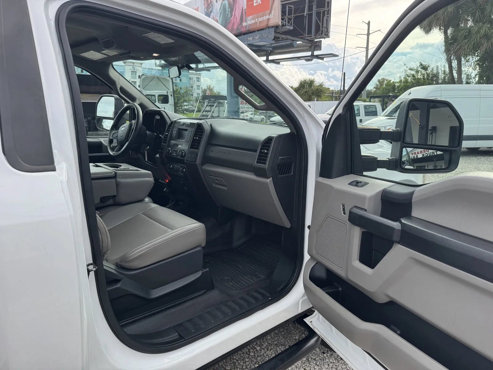 Used 2019 Ford F550 4x4 Regular Cab Super Duty image 10