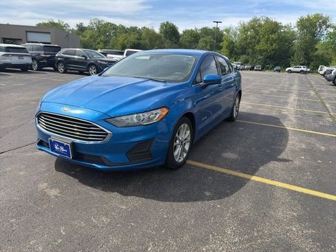 Used 2019 Ford Fusion SE FWD image 3