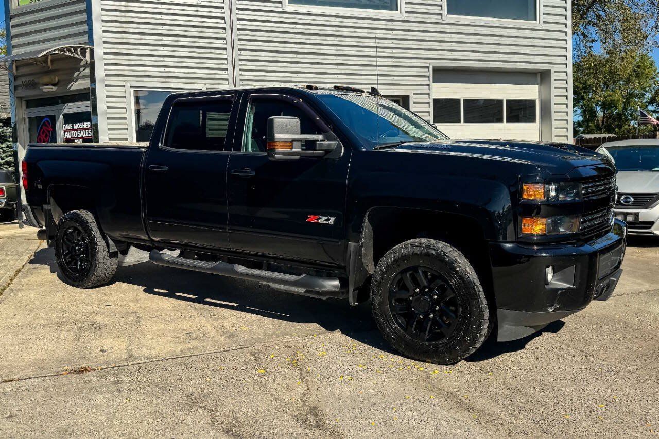 Used 2019 Chevrolet Silverado 2500 LTZ w/ Duramax Plus Package AWD/4WD image 2