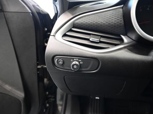 Used 2024 Chevrolet Malibu RS FWD image 23