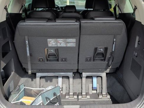 New 2026 Kia Carnival EX image 5