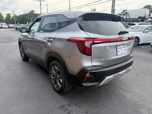 Used 2024 Kia Seltos LX AWD/4WD image 5