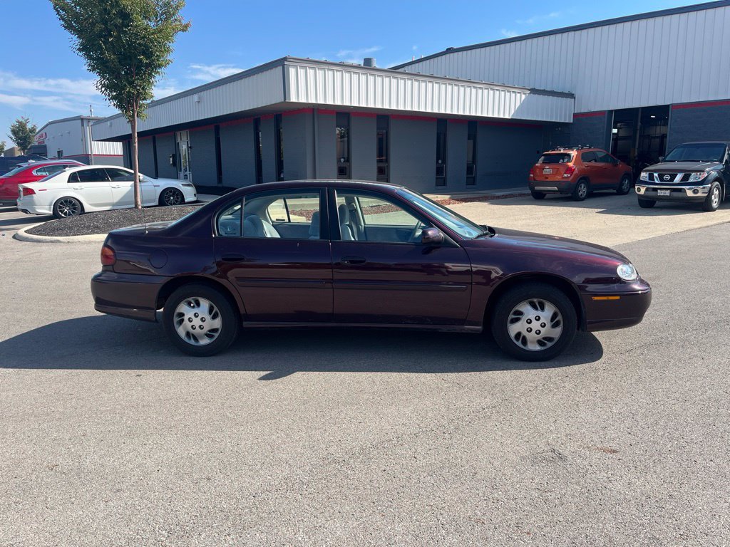 Used 1999 Chevrolet Malibu w/ Preferred Equipment Group 1 FWD image 4