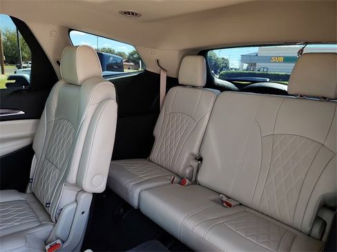 Certified 2023 Buick Enclave Avenir image 11