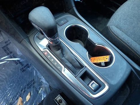 Used 2023 Chevrolet Equinox LT image 24