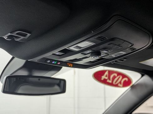 Used 2024 GMC Yukon Denali AWD/4WD image 47