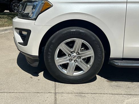 Used 2019 Ford Expedition Max XLT w/ Equipment Group 202A RWD image 26