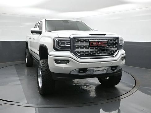 Used 2018 GMC Sierra 1500 Denali w/ Denali Ultimate Package AWD/4WD image 17