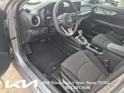 Certified 2023 Kia Forte LXS w/ LXS Technology Package FWD image 15