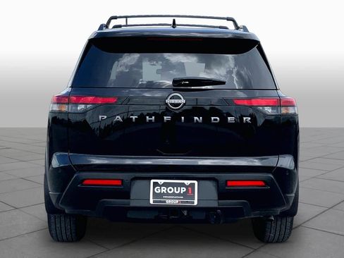 Used 2026 Nissan Pathfinder SV FWD image 5
