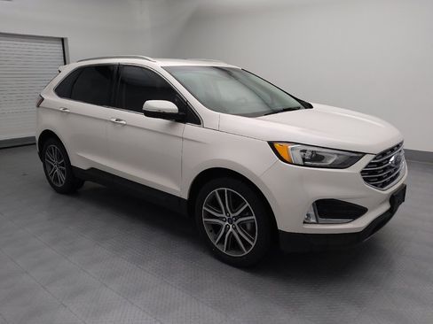 Used 2019 Ford Edge Titanium FWD image 11