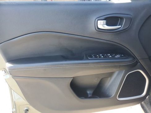 Used 2018 Jeep Compass Latitude w/ Popular Equipment Group image 10