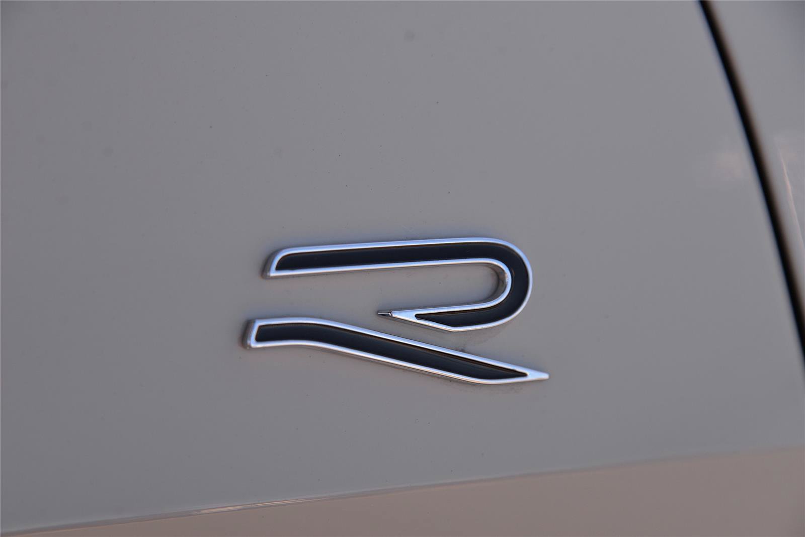 Certified 2025 Volkswagen Tiguan SE R-Line AWD/4WD image 12