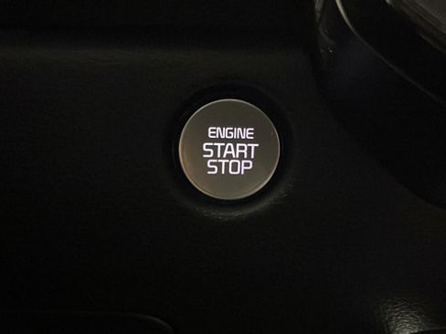 Used 2025 Kia Carnival SX Prestige FWD image 38