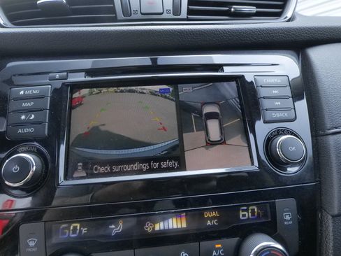 Used 2018 Nissan Rogue SV w/ Premium Package AWD/4WD image 22