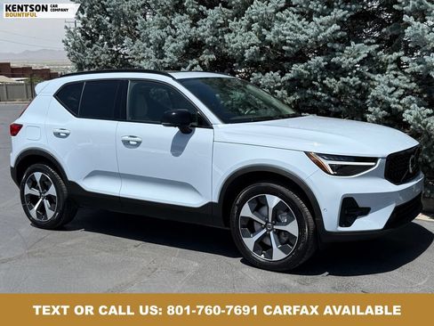 Used 2026 Volvo XC40 B5 Plus AWD/4WD image 11