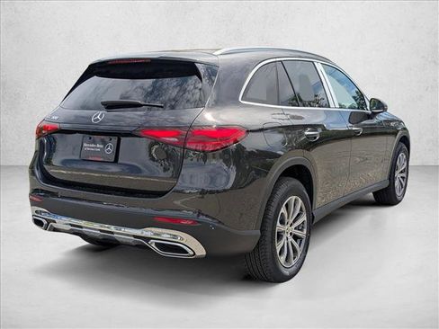 Certified 2025 Mercedes-Benz GLC 300 image 2