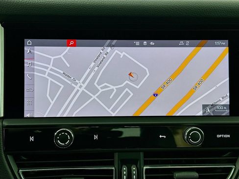 Certified 2023 Porsche Macan AWD/4WD image 16