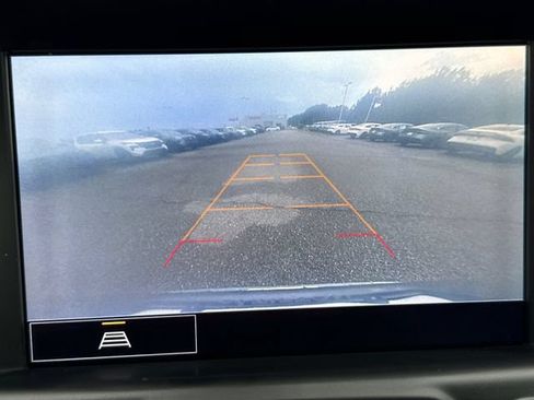 Used 2023 GMC Terrain SLT w/ Infotainment Package II FWD image 30