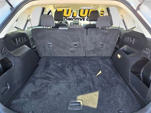 Certified 2024 Ford Edge SE w/ Black Appearance Package image 6