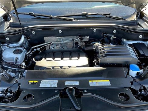 Used 2024 Volkswagen Atlas SE image 9