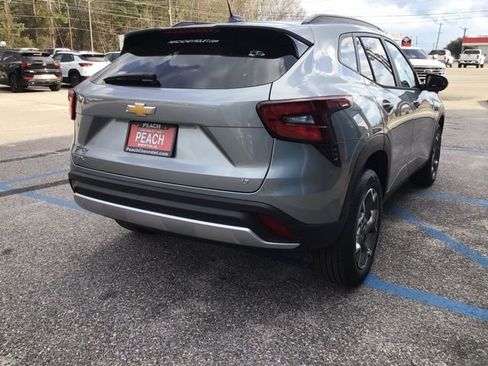 New 2026 Chevrolet Trax LT image 4